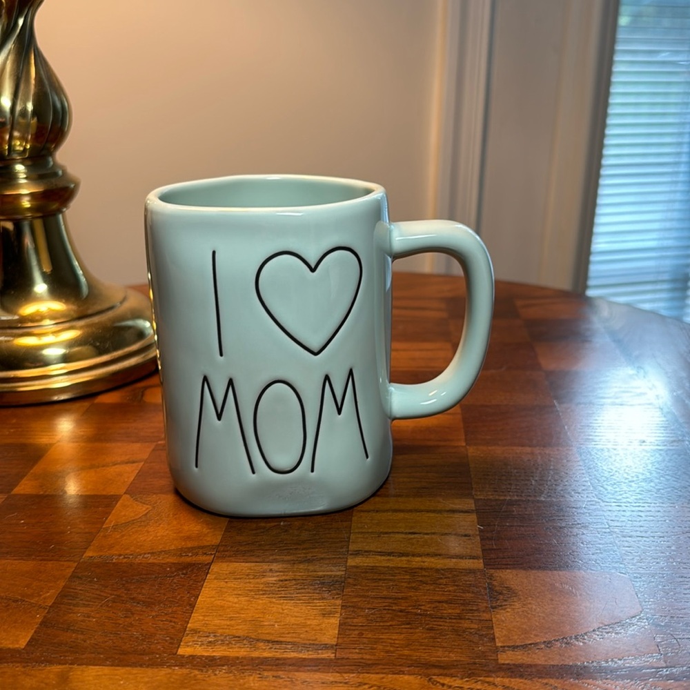 Rae Dunn mom coffee mug
